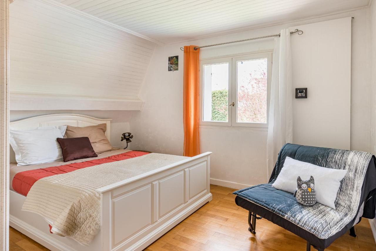 Maison D'Hotes L'Escale Du Loup Blanc Maringes Екстер'єр фото