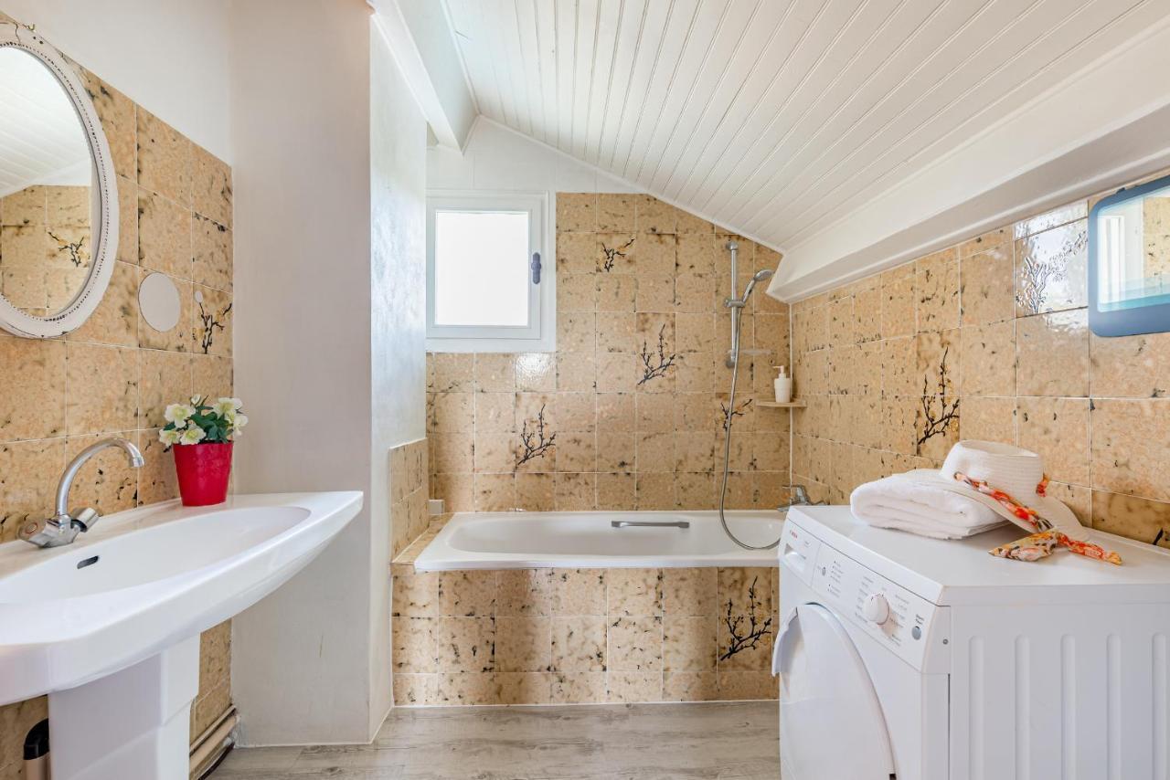 Maison D'Hotes L'Escale Du Loup Blanc Maringes Екстер'єр фото