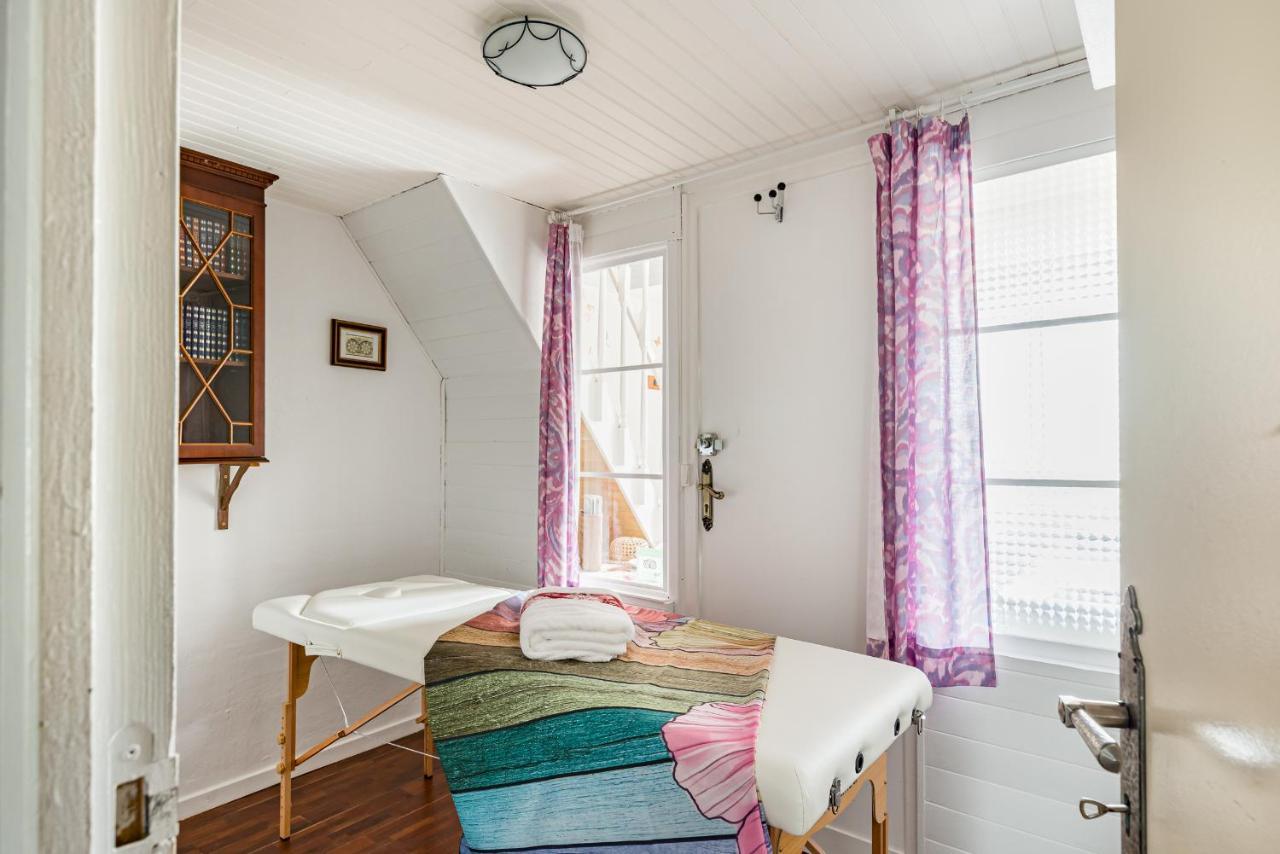 Maison D'Hotes L'Escale Du Loup Blanc Maringes Екстер'єр фото